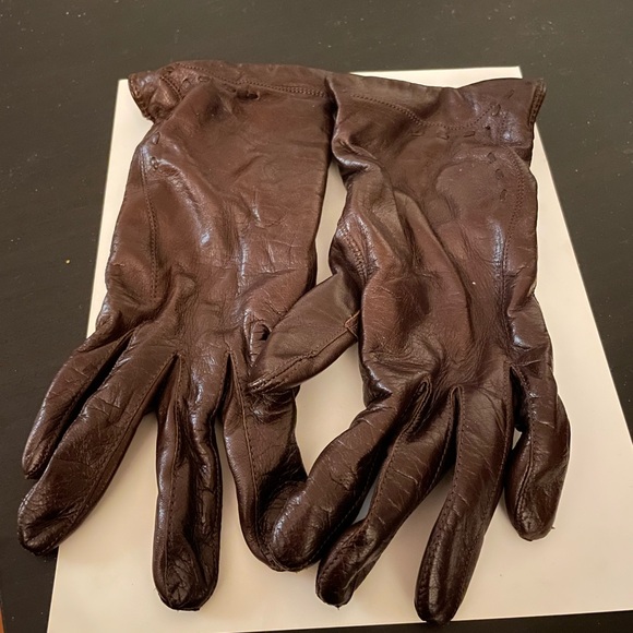 Lovely brown Leather Gloves - Picture 1 of 3
